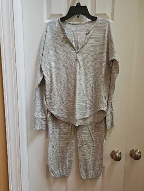 Love by Gap Women’s Pajama Set Size Small Soft Grey Sleepwear